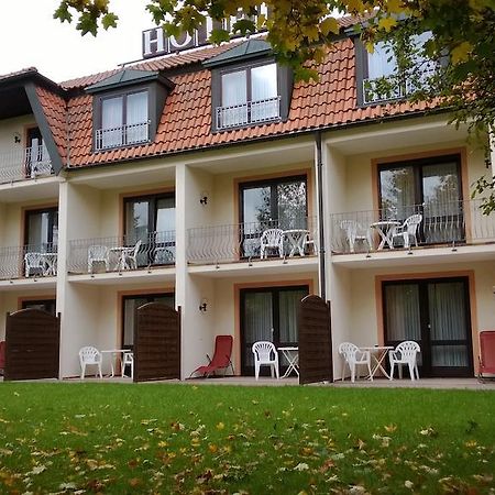 Landhotel Vierjahreszeiten Bad Konigshofen Bagian luar foto