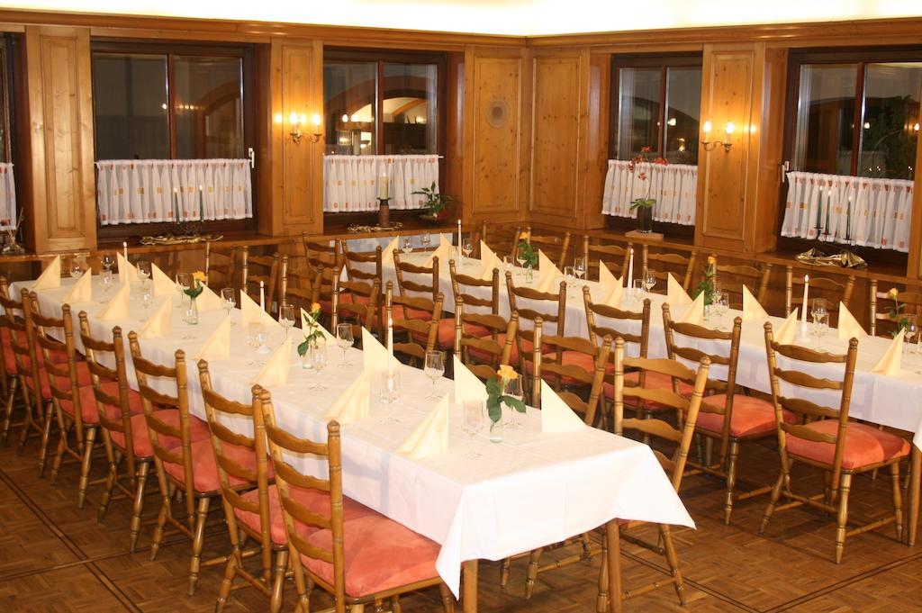 Landhotel Vierjahreszeiten Bad Konigshofen Bagian luar foto