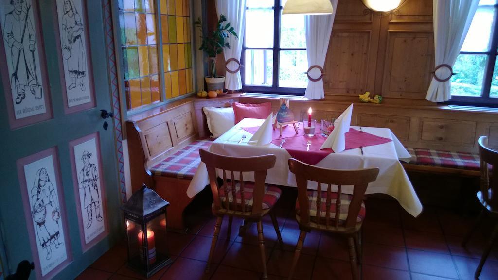 Landhotel Vierjahreszeiten Bad Konigshofen Bagian luar foto