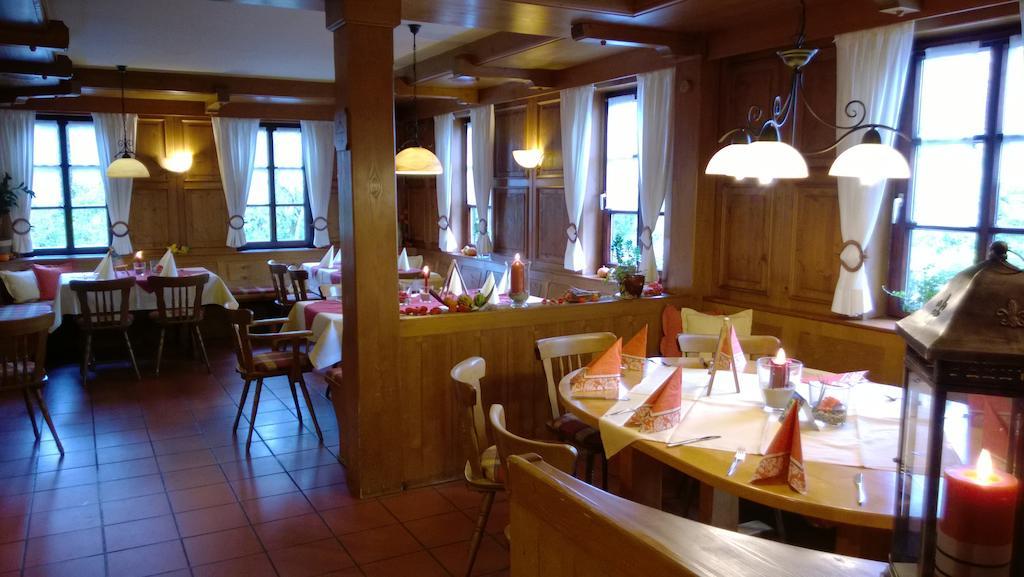 Landhotel Vierjahreszeiten Bad Konigshofen Bagian luar foto