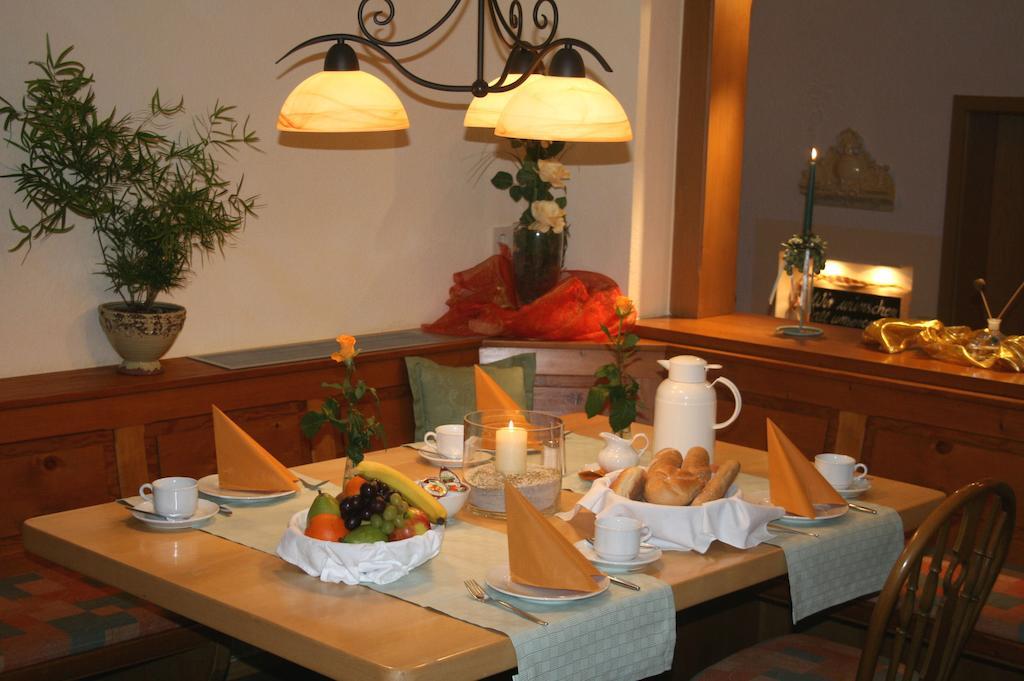 Landhotel Vierjahreszeiten Bad Konigshofen Bagian luar foto