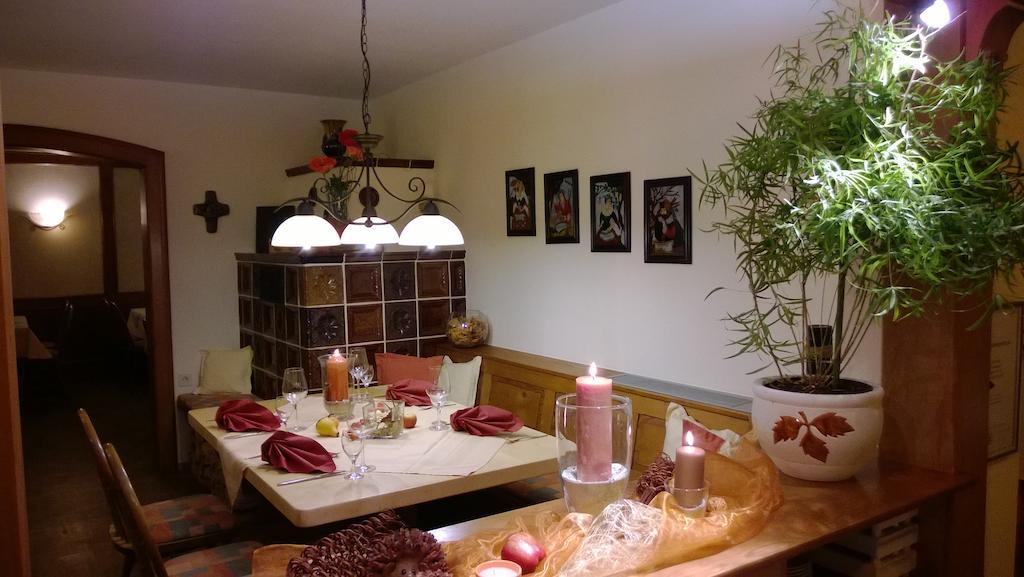 Landhotel Vierjahreszeiten Bad Konigshofen Bagian luar foto